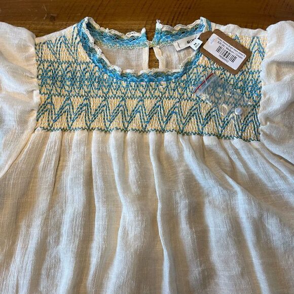 NWT Mine Cream Flutter Sleeve with Bright Stitch detail Top - size M - Picture 2 of 7